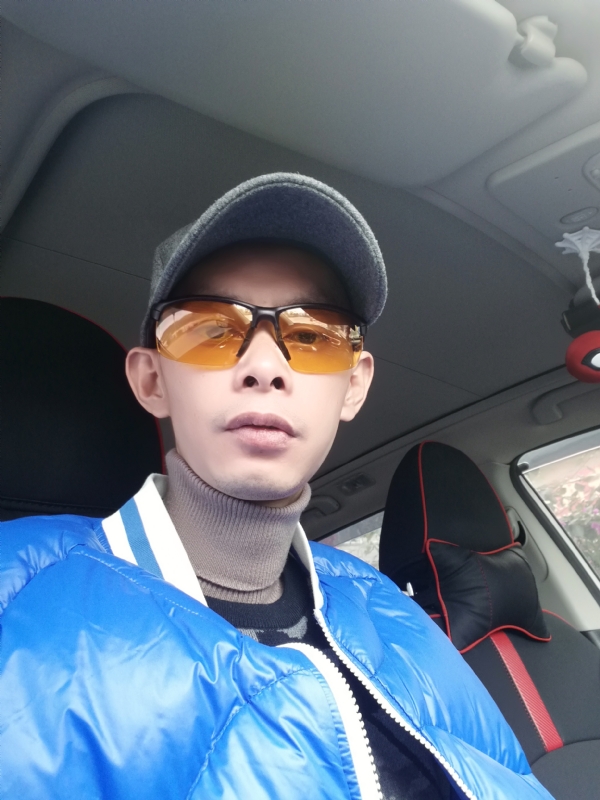 愿得一人心的第一张照片--贵州蓝颜知己交友网