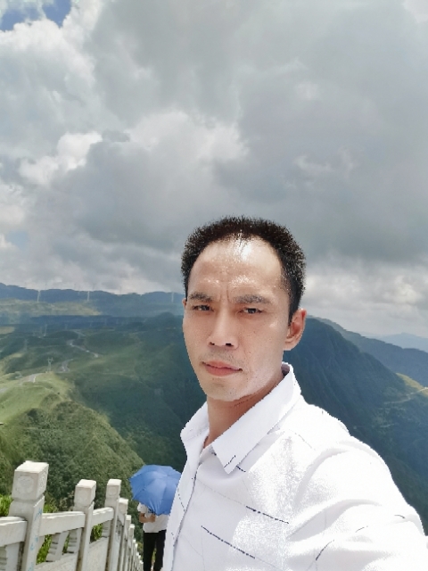 LXZ的第一张照片--贵州蓝颜知己交友网